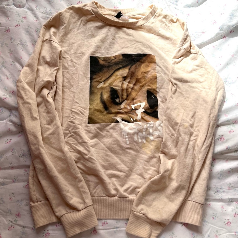 Ariana grande 7 rings crewneck
